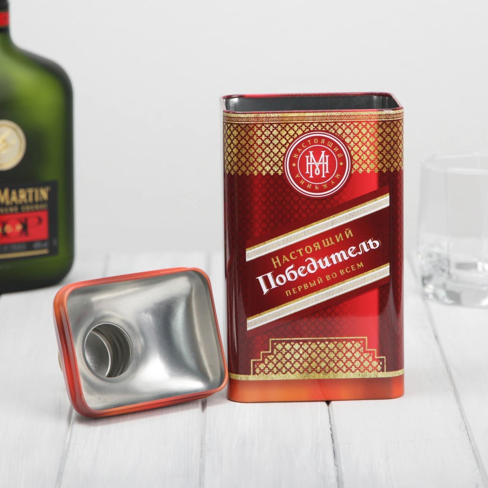 Коробка жестяная в форме бутылки под крепкий алкоголь «Победитель»