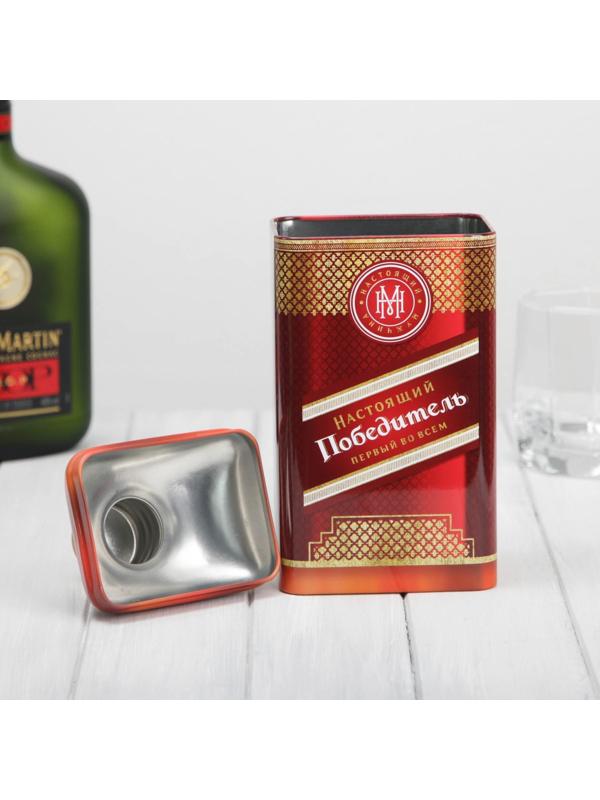 Коробка жестяная в форме бутылки под крепкий алкоголь «Победитель»