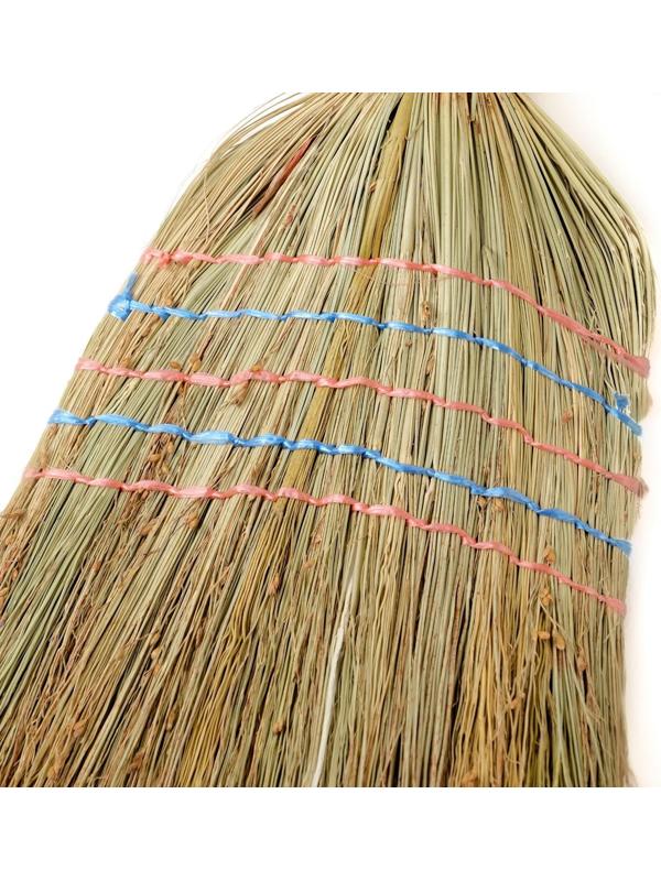 Метла узбекская из сорго с деревянной ручкой, 130-136 см, ручная работа