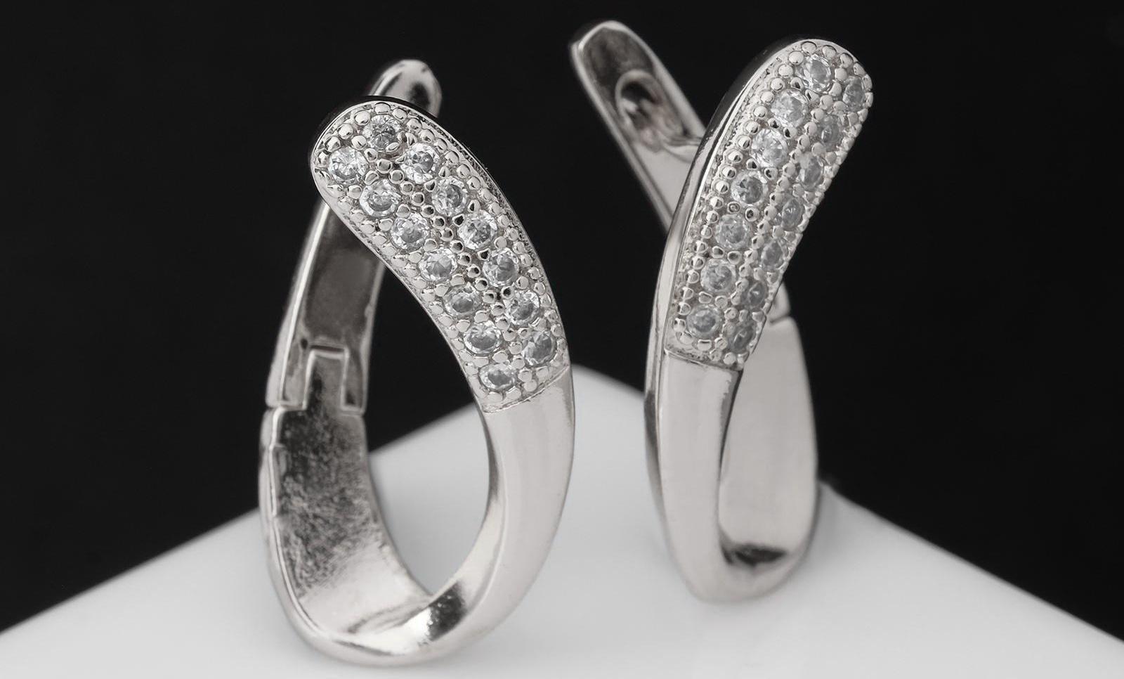 Серьги со стразами 