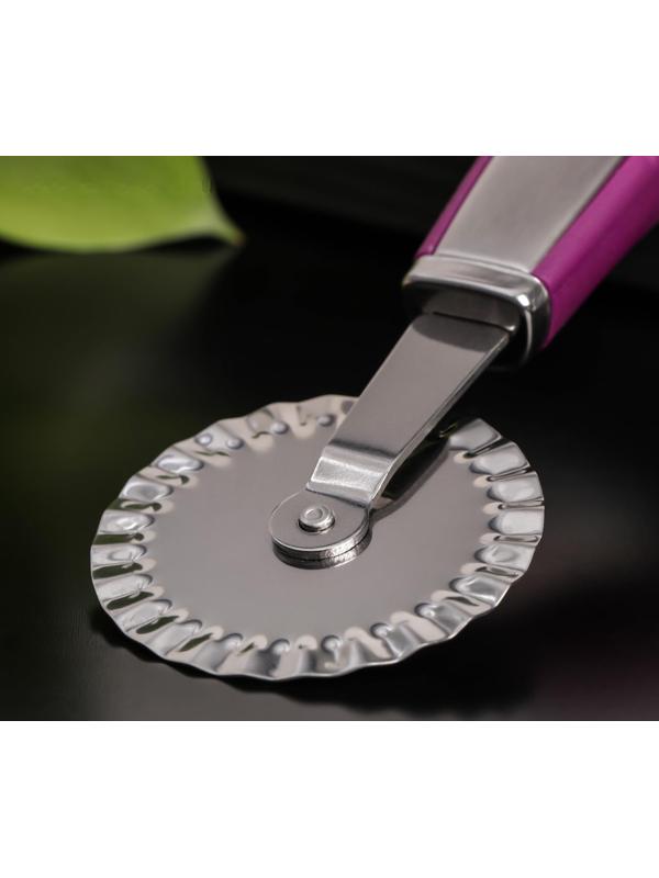 Нож для пиццы и теста Доляна Blade, 20 см, ручка soft touch, цвет фиолетовый