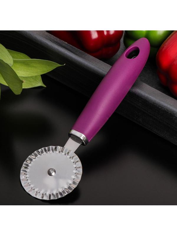 Нож для пиццы и теста Доляна Blade, 20 см, ручка soft touch, цвет фиолетовый