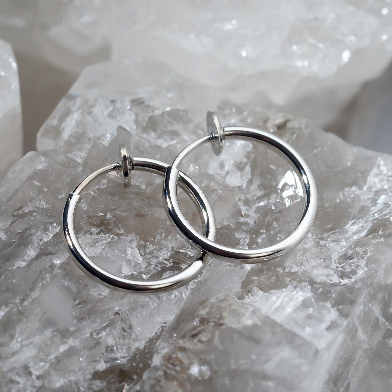 Пирсинг в ухо 