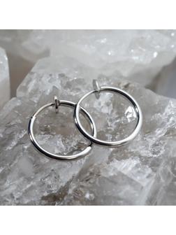 Пирсинг в ухо 