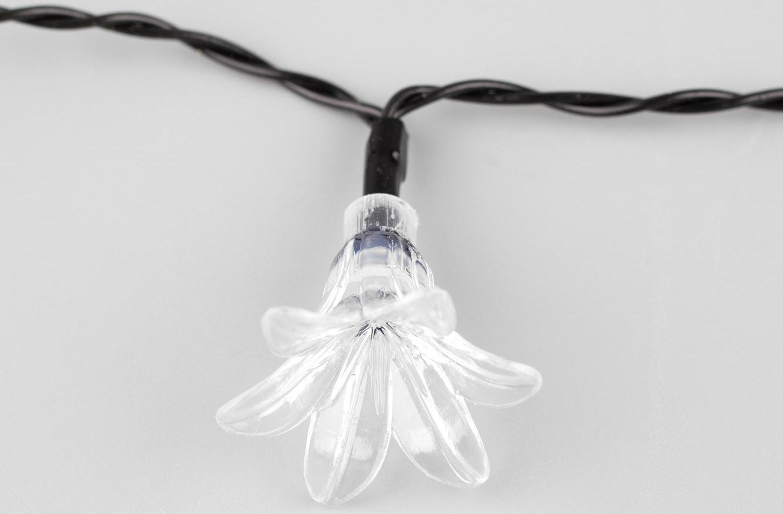 Гирлянда «Нить» 4.5 м с насадками «Цветы», IP44, тёмная нить, 30 LED, свечение жёлтое/аквамарин, 2 режима, солнечная батарея