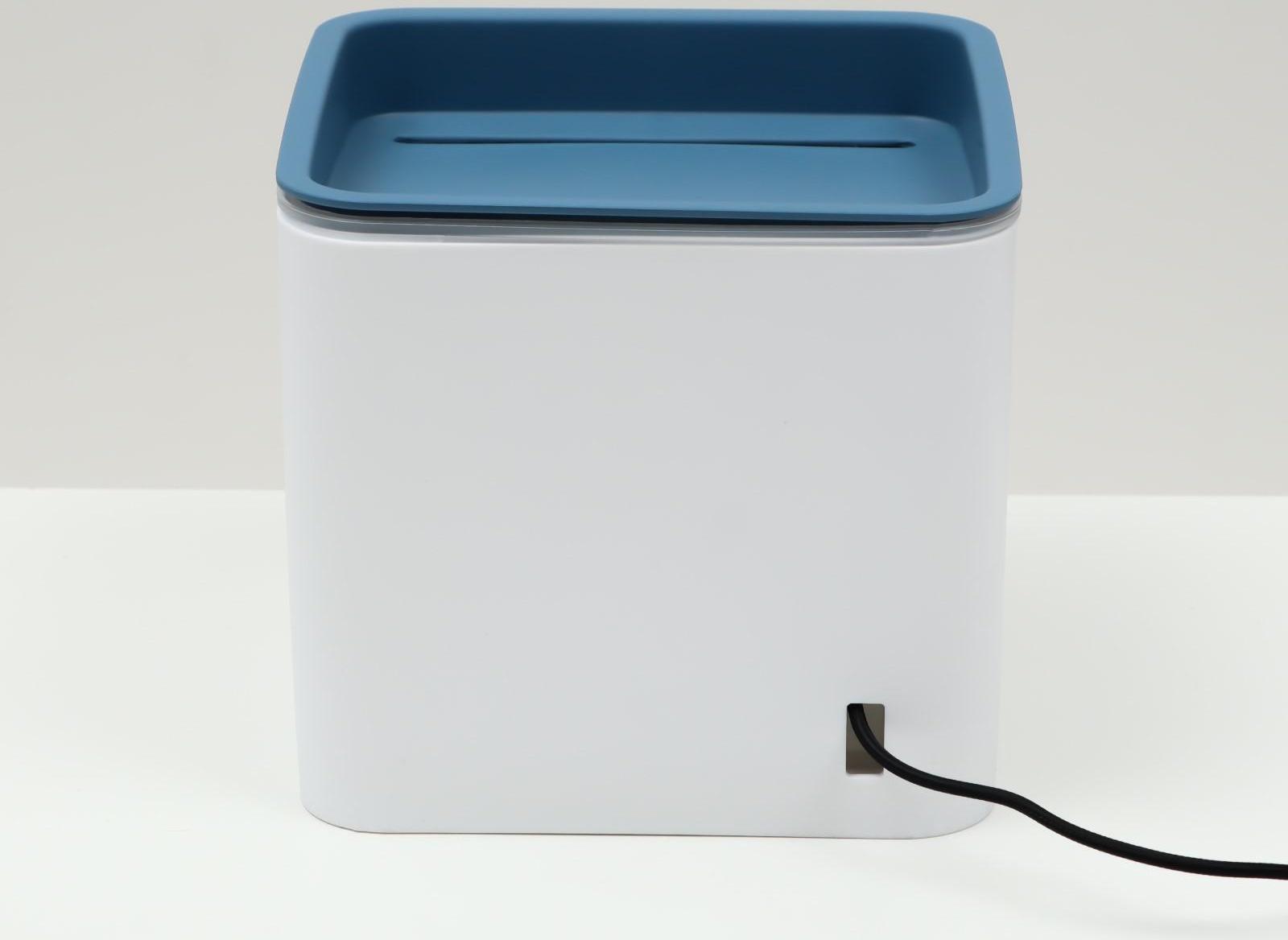 Фонтанчик для животных Carno, 2 л, от USB, бело-синий