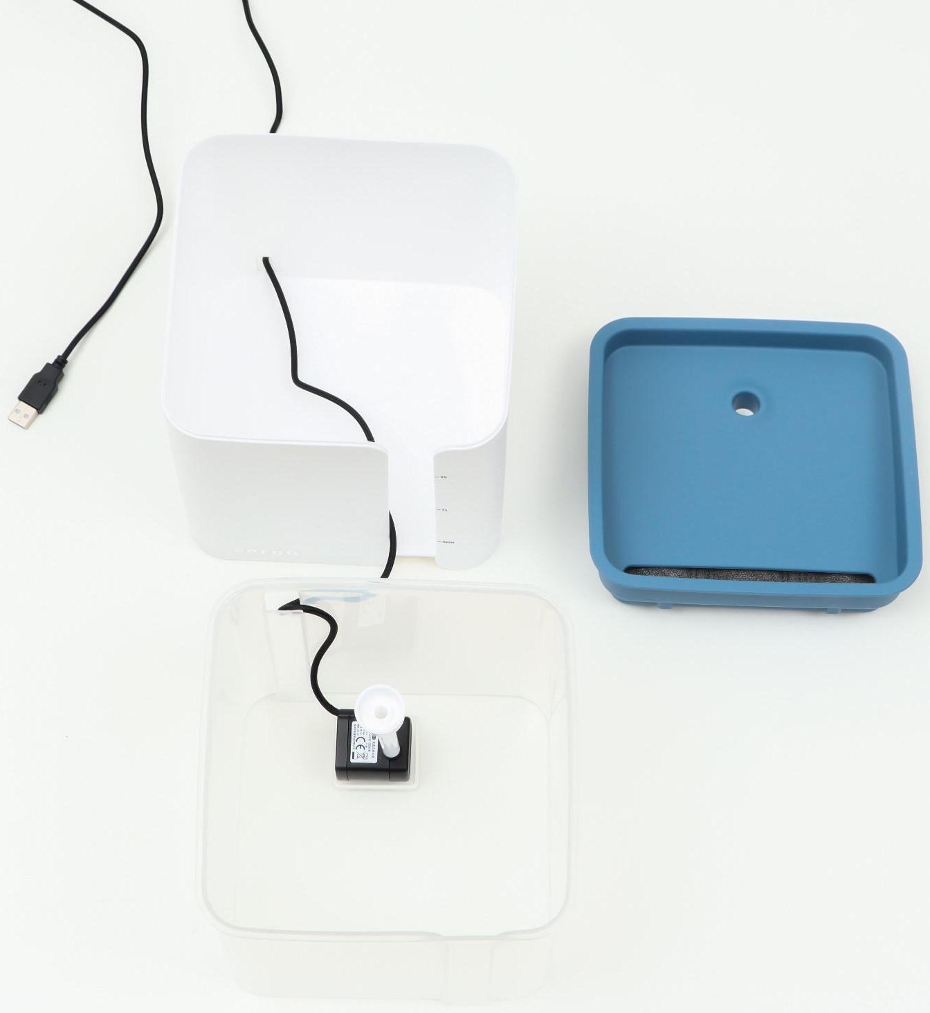 Фонтанчик для животных Carno, 2 л, от USB, бело-синий