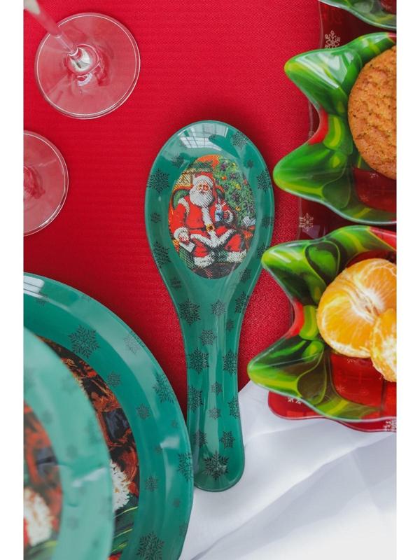 Подставка стеклянная под ложку Доляна «Счастливый Санта», 21×7,5×1,4 см, цвет зелёный