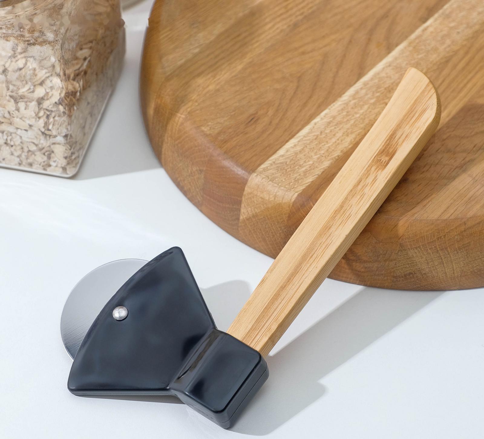 Нож для пиццы и теста «Рубака», 15 см, нержавеющая сталь, бамбук, цвет МИКС