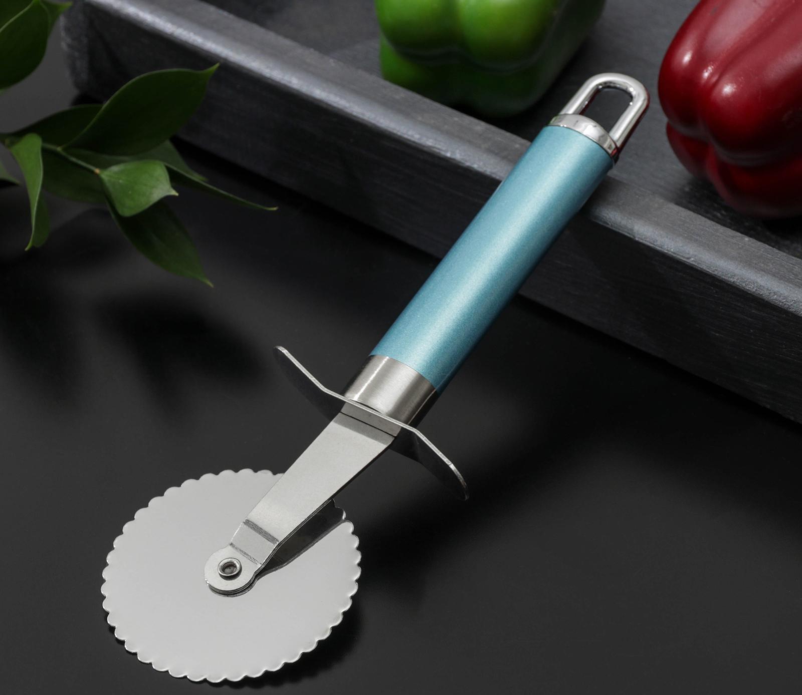 Нож для пиццы и теста Доляна Lаgооnа, 19 см, нержавеющая сталь, цвет голубой металлик