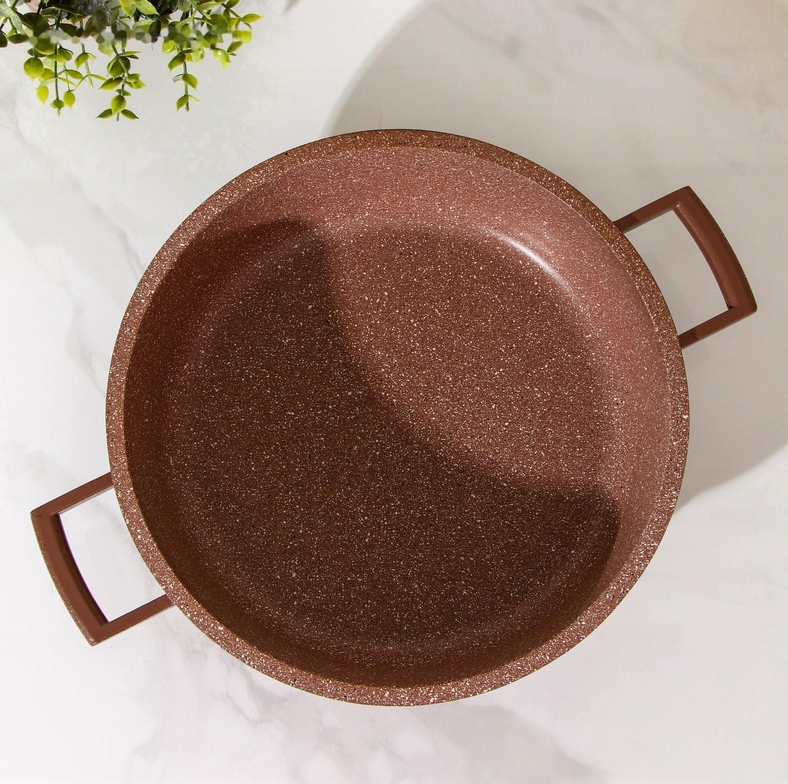 Жаровня Доляна «Брауни», d=28 см, стеклянная крышка, литые ручки, антипригарное покрытие, индукция, цвет коричневый