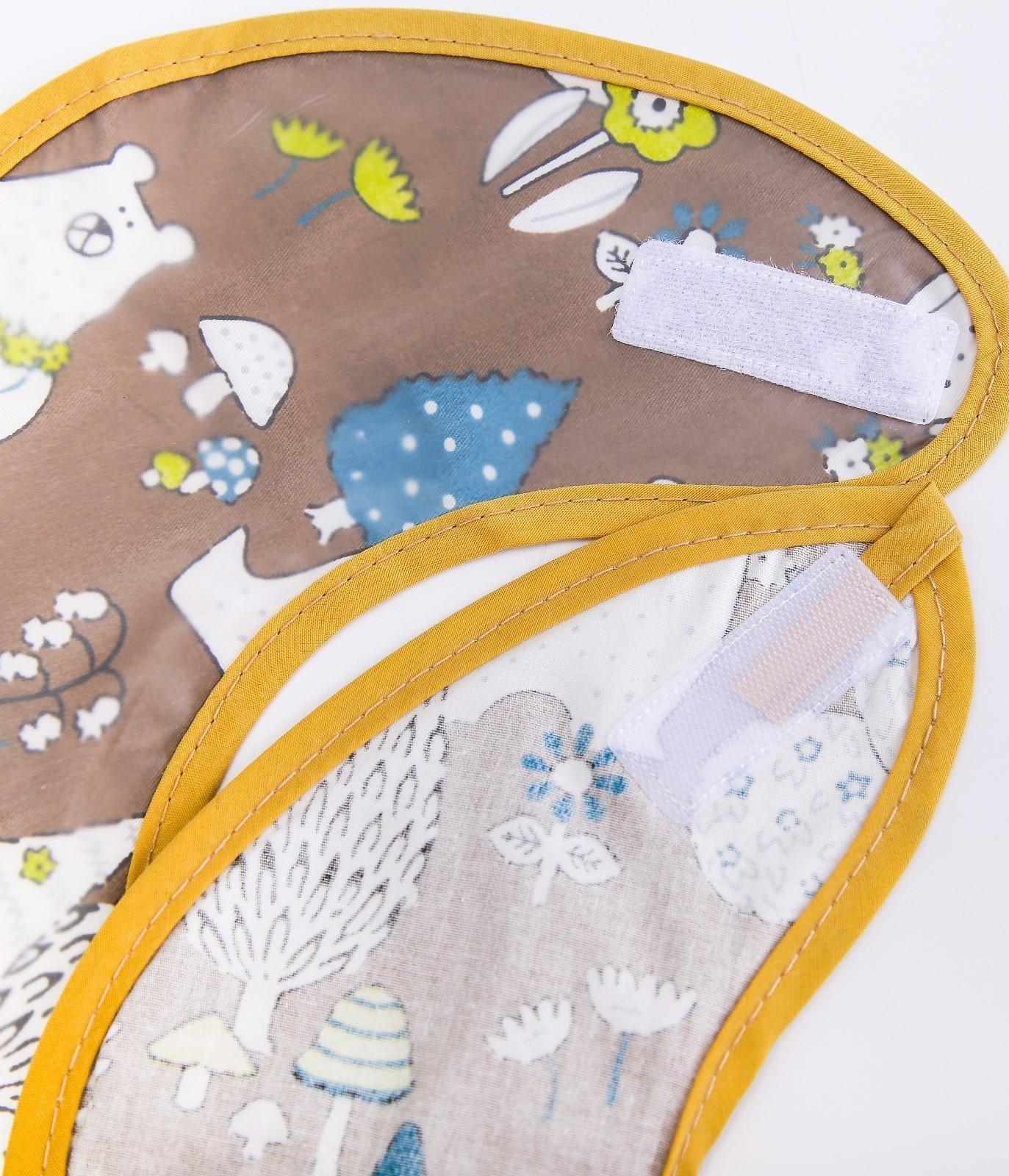 Нагрудник для кормления «Медведи» непромокаемый на липучке, с карманом, р-р. 37х23х10