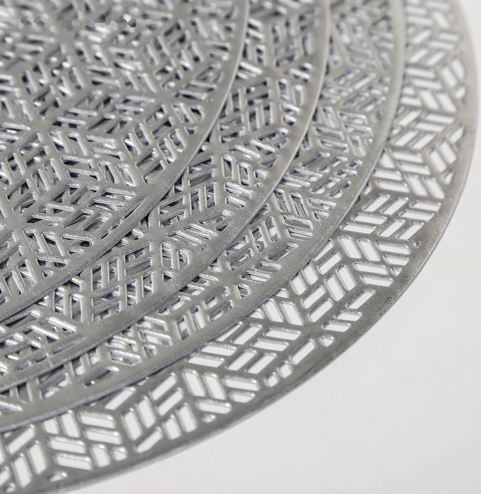 Набор салфеток сервировочных на стол Доляна «Соты», 4 шт, d=38 см, цвет серебряный