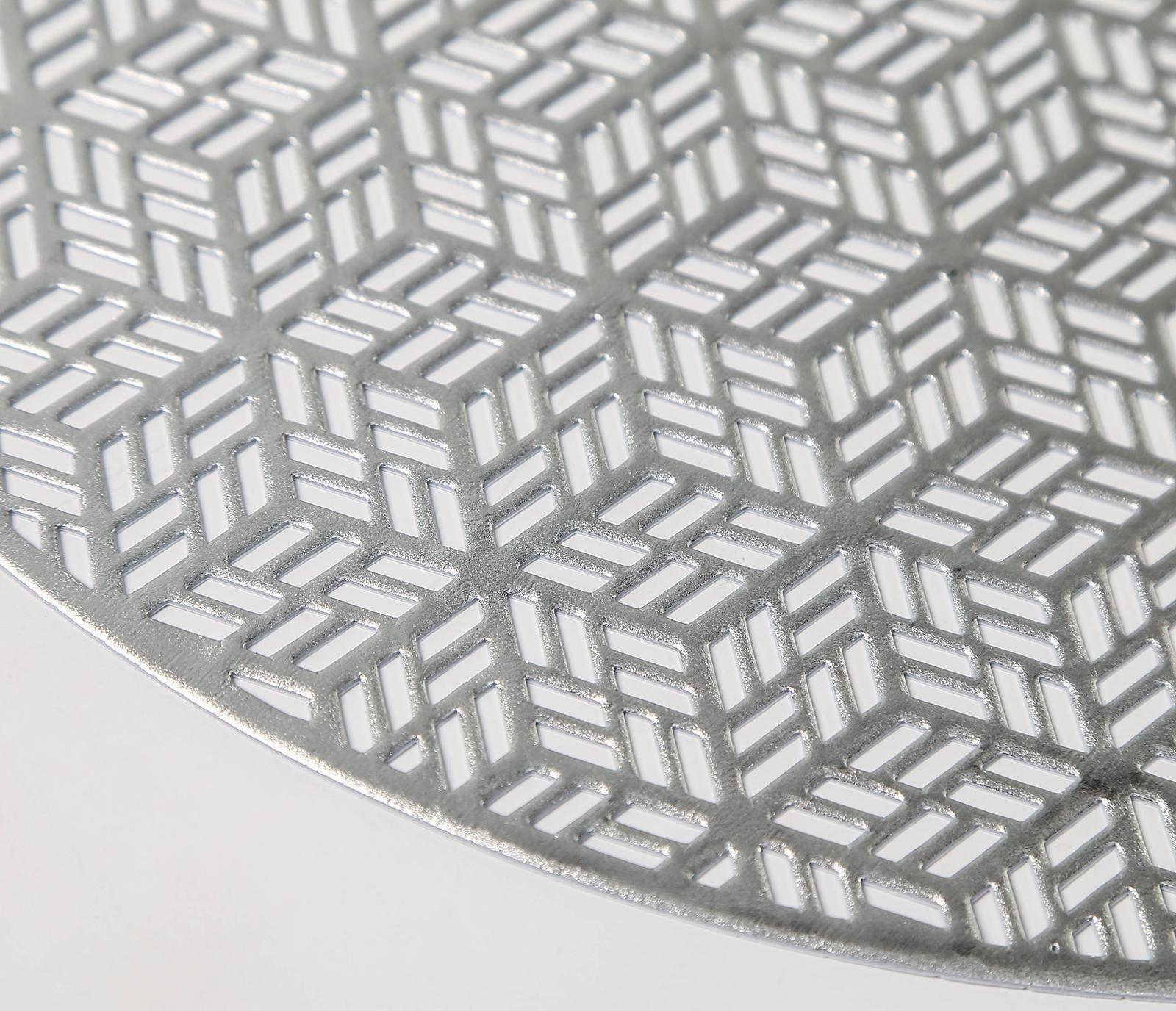 Набор салфеток сервировочных на стол Доляна «Соты», 4 шт, d=38 см, цвет серебряный