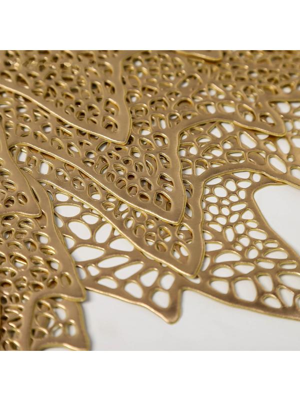 Набор салфеток сервировочных на стол Доляна «Кленовый лист», 4 шт, d=38 см, цвет золотой