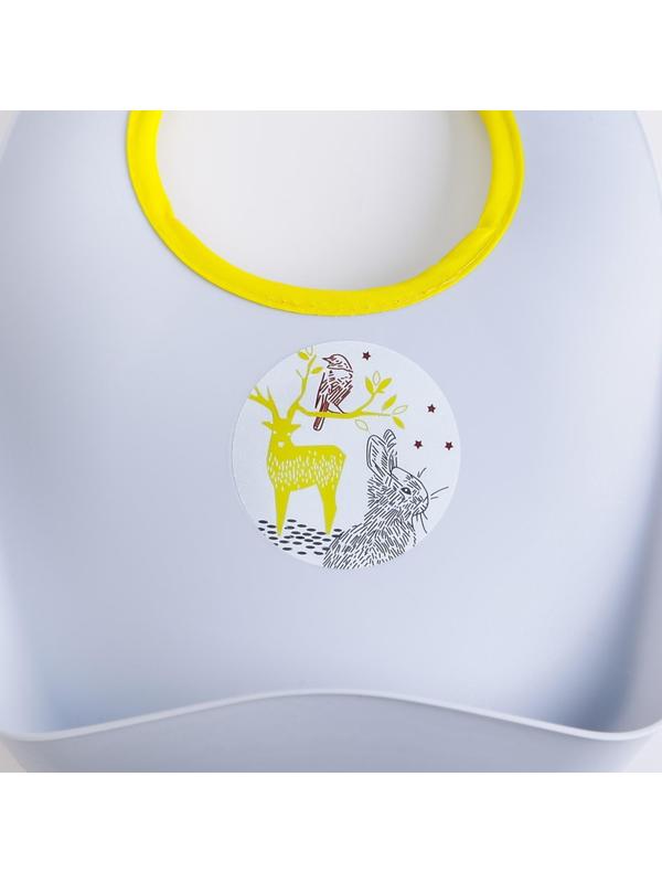 Нагрудник для кормления пластиковый на завязках, с карманом, цвет серый