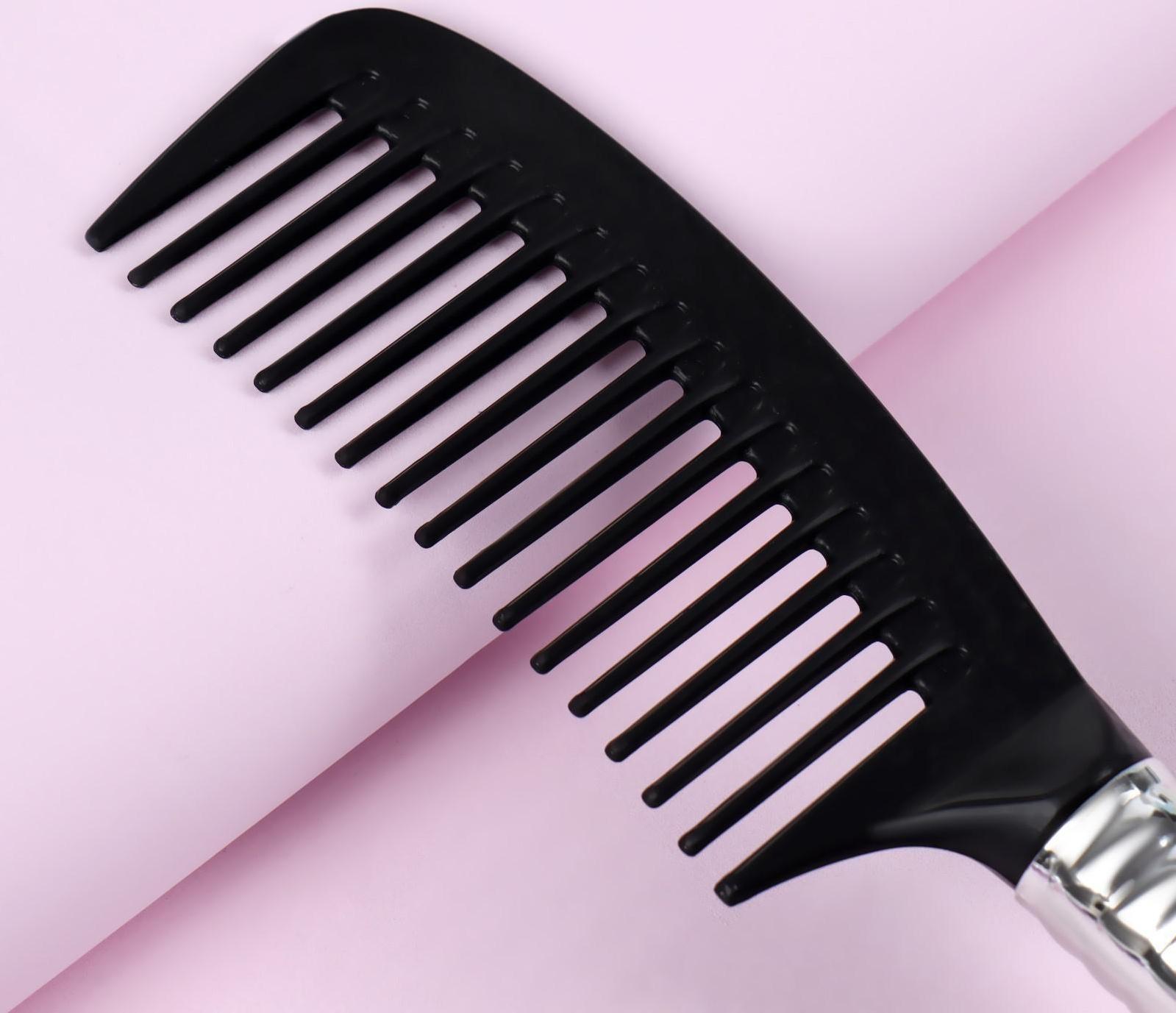 Расчёска, 4,5 х 21 см, цвет чёрный/серебристый