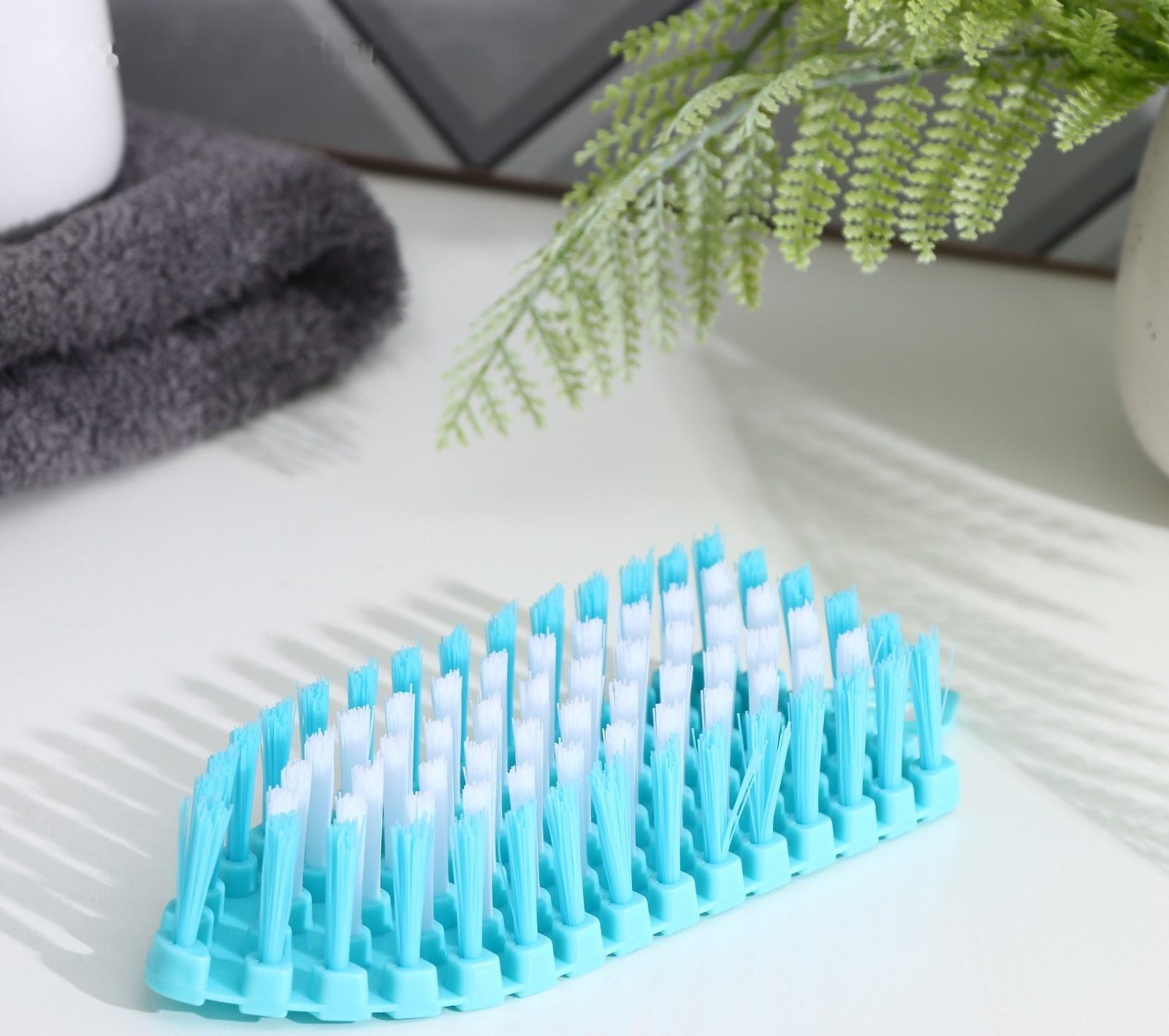 Щётка-утюжок Доляна, гибкая, 15,5×6,5×3,5 см, цвет МИКС