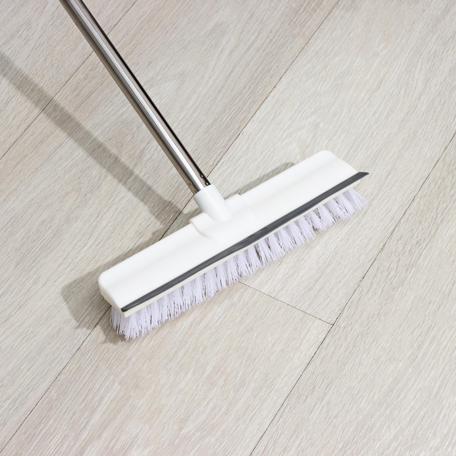 Щётка для подметания пола с водосгоном Доляна, черенок из нержавеющей стали, 28×6×126 см