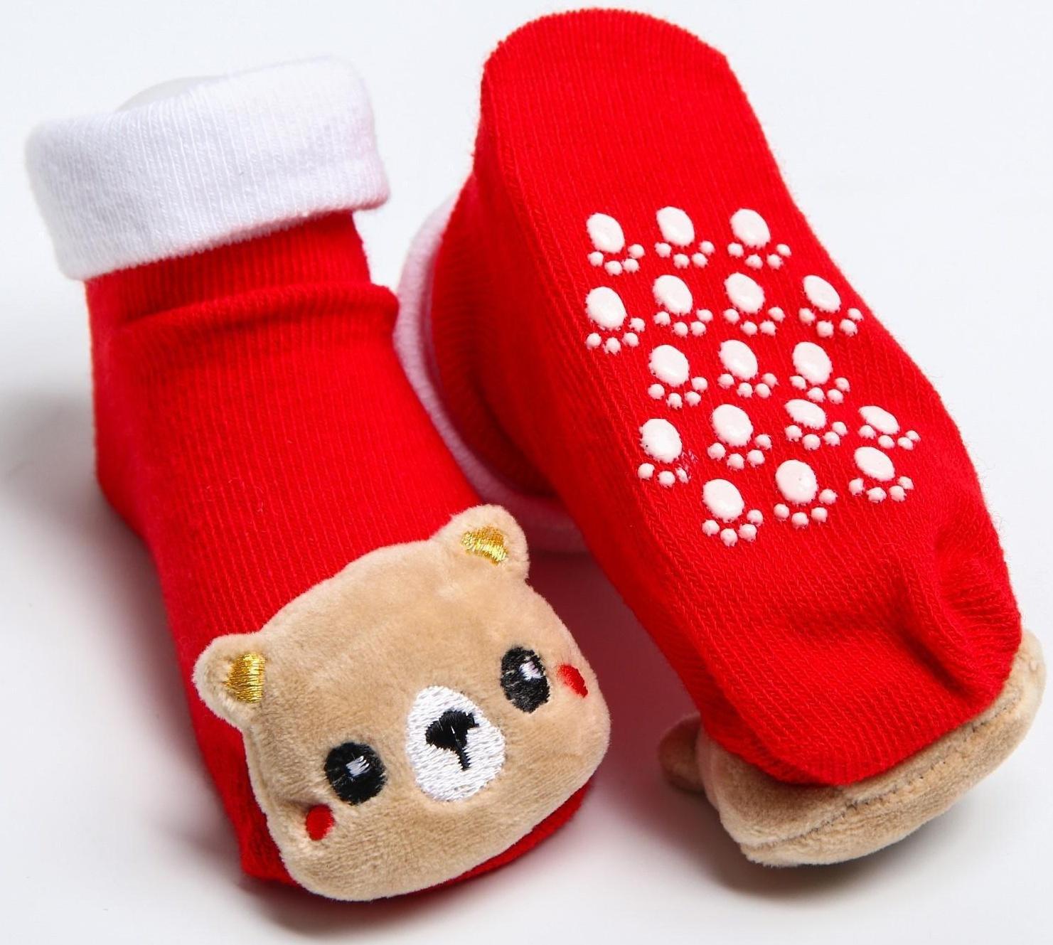 Подарочный Новогодний набор: носочки - погремушки и нагрудник «Подарочек», новогодняя подарочная упаковка, виды МИКС