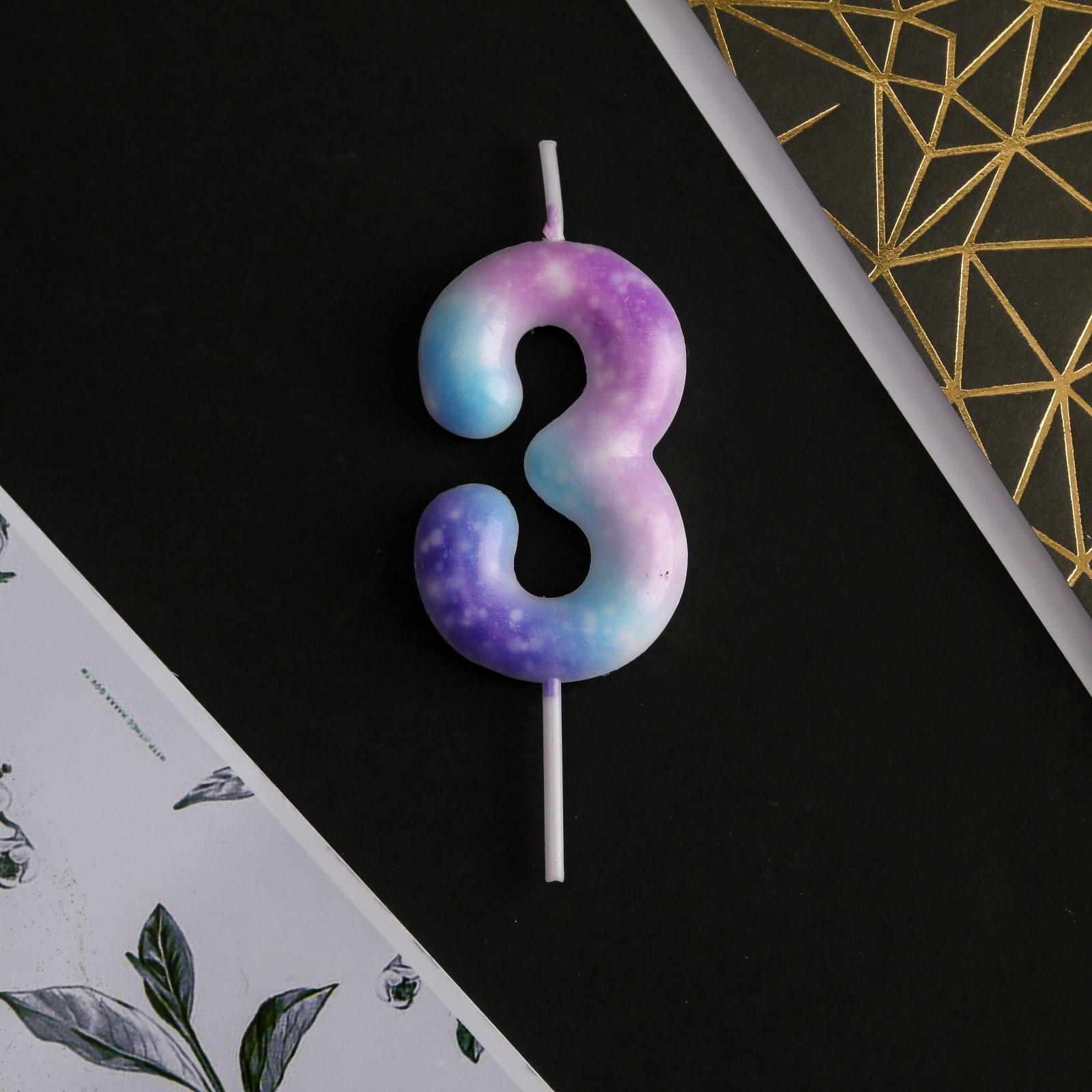 Свеча-цифра в торт «3»