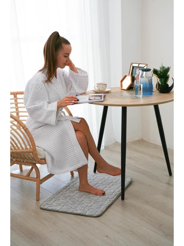 Набор ковриков для ванной и туалета Доляна «Светящиеся фигуры», 2 шт: 50×80, 50×40 см, цвет серый