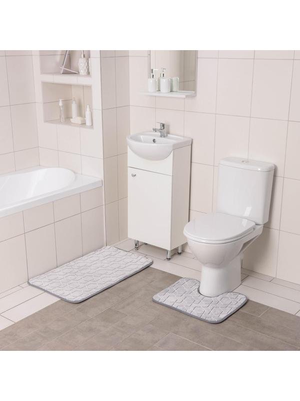 Набор ковриков для ванной и туалета Доляна «Светящиеся фигуры», 2 шт: 50×80, 50×40 см, цвет серый