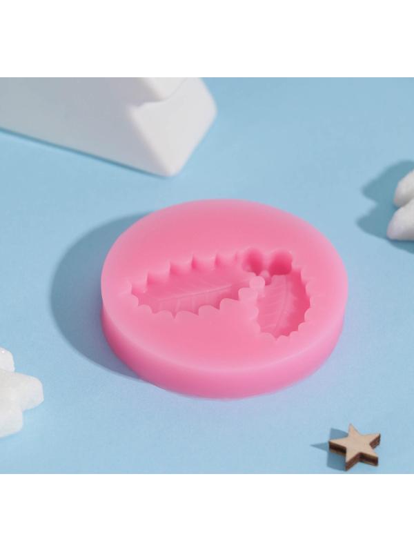 Молд «Листья с ягодами», 5,3×5,3×1 см, цвет МИКС