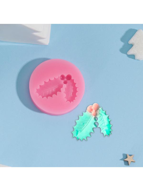 Молд «Листья с ягодами», 5,3×5,3×1 см, цвет МИКС