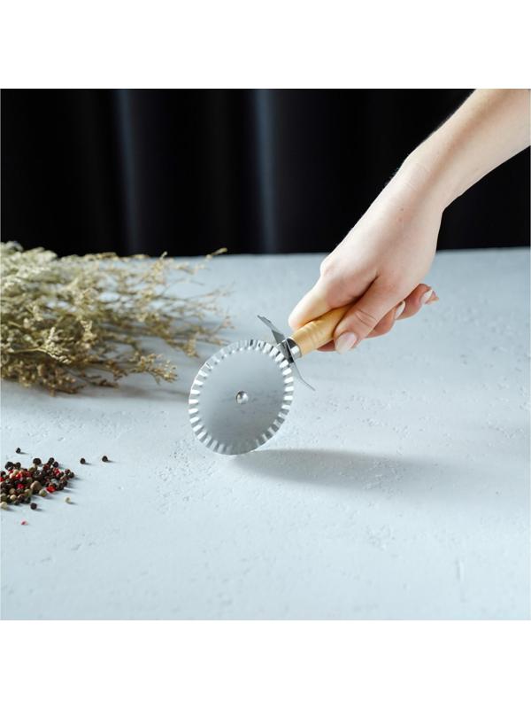 Нож для пиццы и теста Доляна «Классик», 18,5 см, ребристый, цвет хромированный