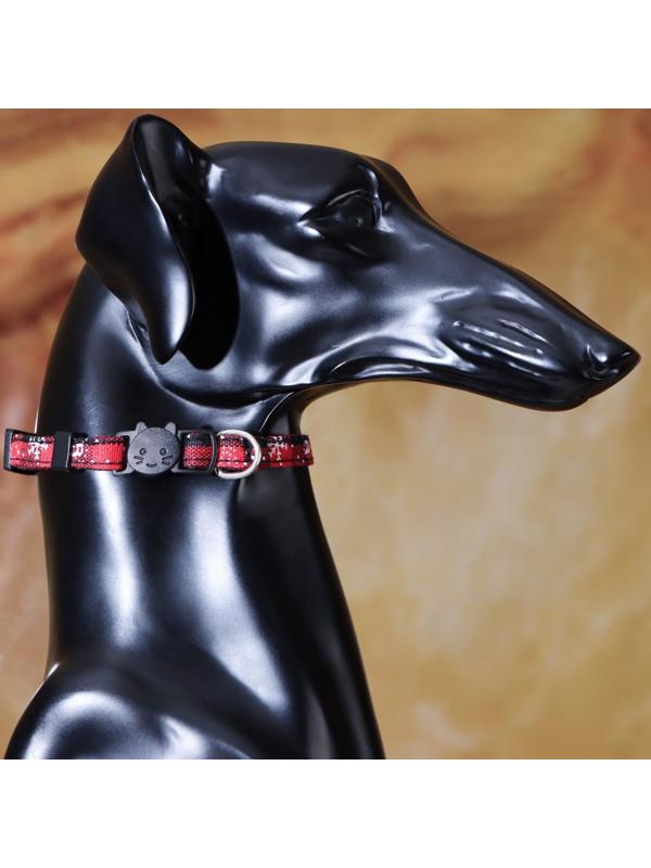 Ошейник текстильный со снежинками и бубенчиком, 30 х 1 см, красно-чёрный