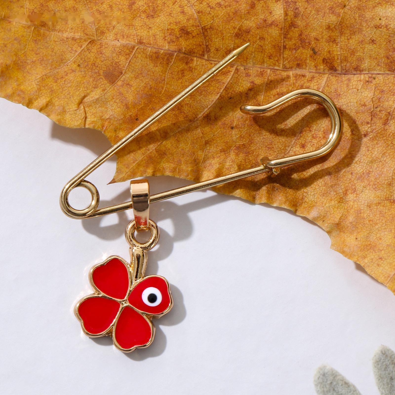 Булавка-оберег 