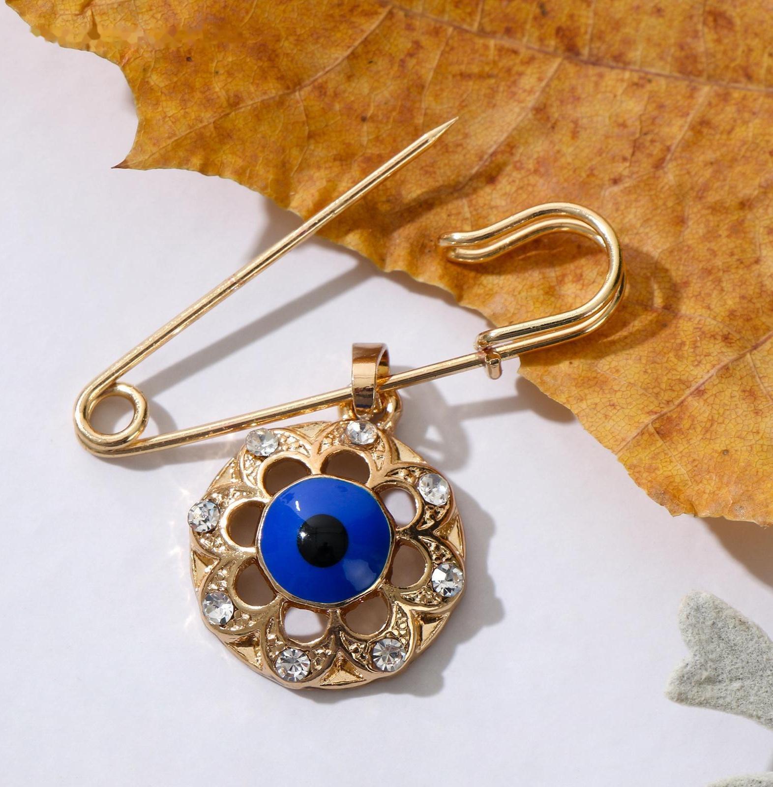 Булавка-оберег 