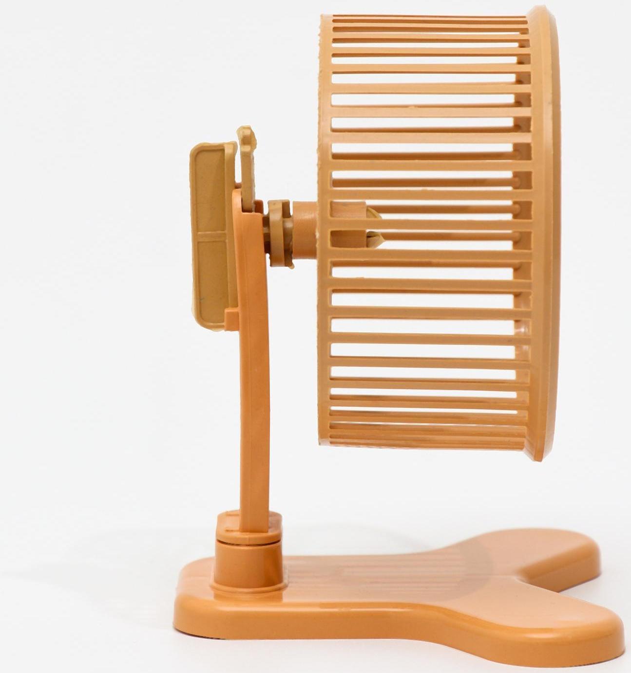 Колесо для грызунов пластиковое, с подставкой, 9 см, бежевое