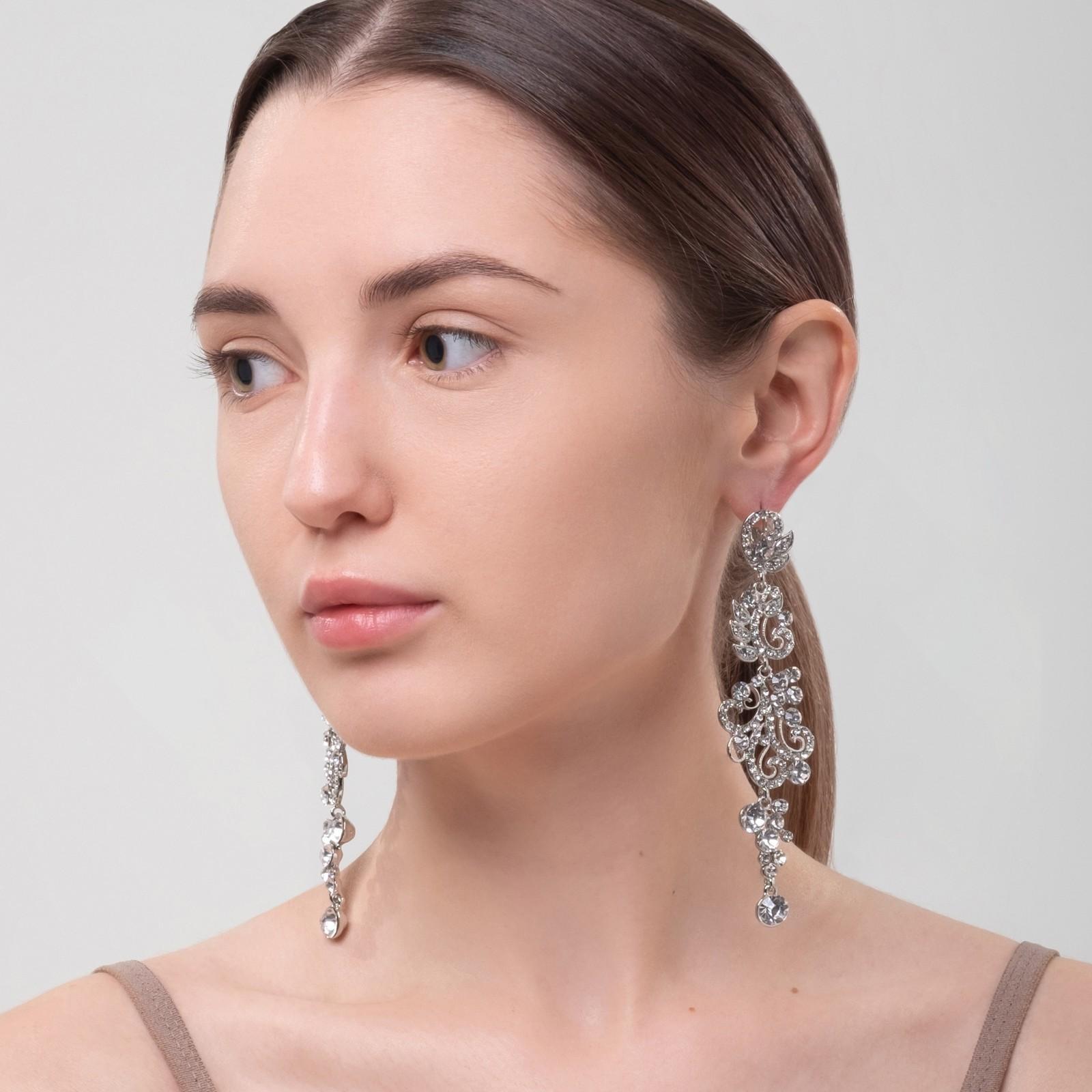 Серьги висячие со стразами 