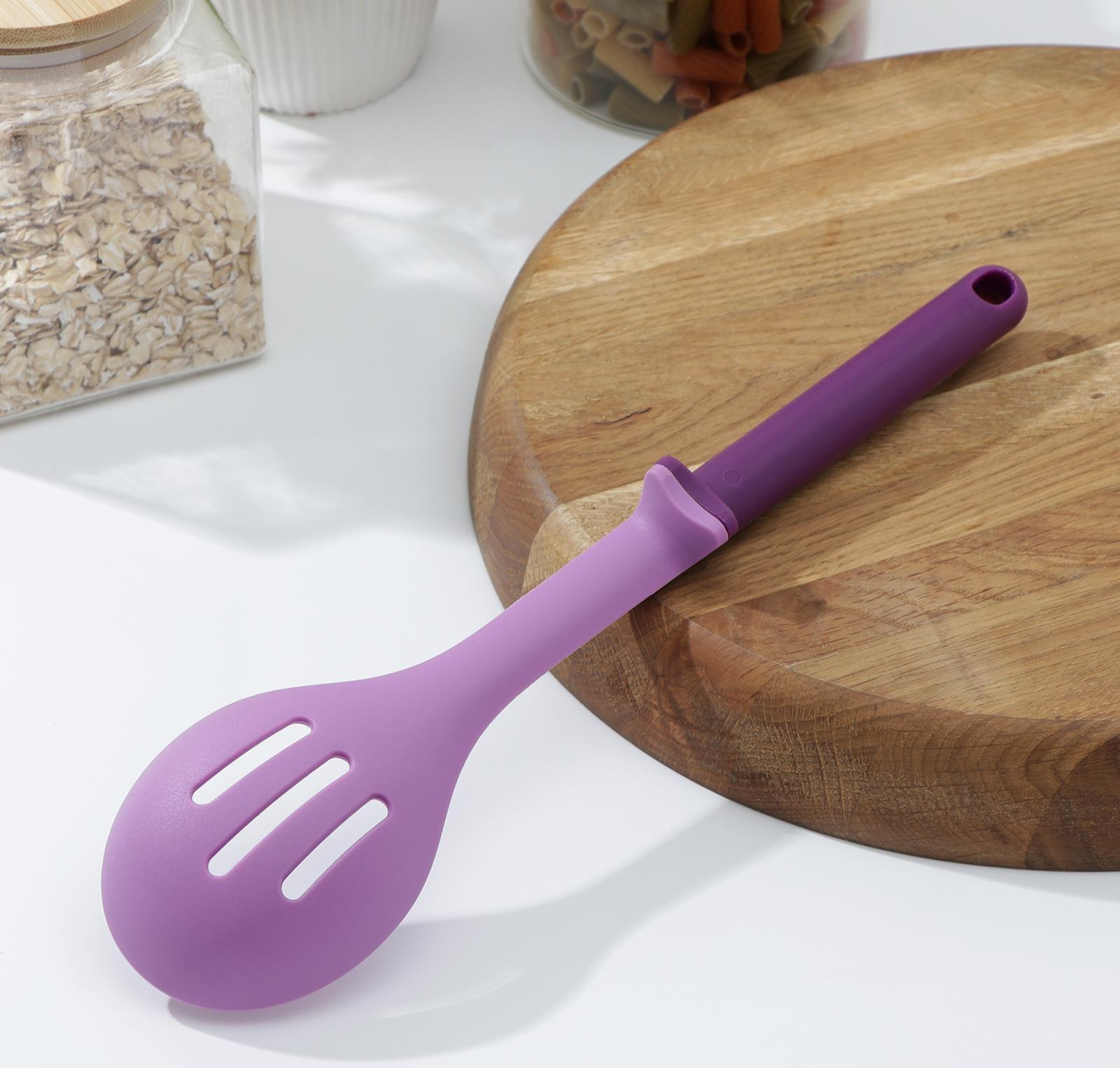 Ложка с прорезями Доляна «Мегара», 29×6,5×2,5 см, цвет фиолетовый