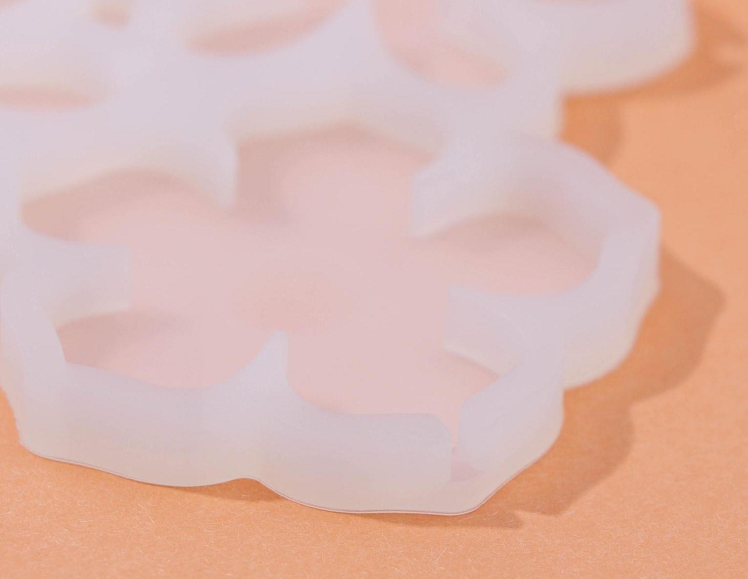 Форма для леденцов «Цветочки», 6 ячеек, 14×12×0,7 см, цвет белый