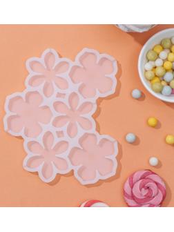 Форма для леденцов «Цветочки», 6 ячеек, 14×12×0,7 см, цвет белый