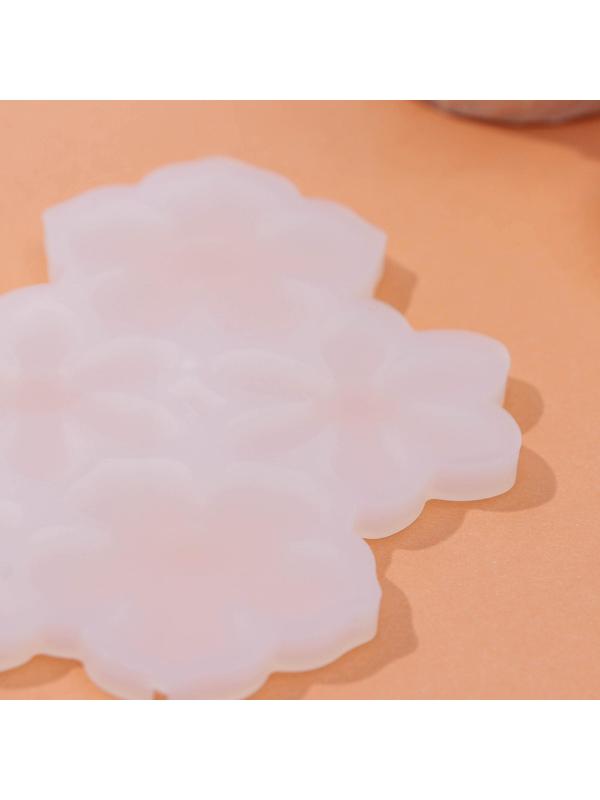 Форма для леденцов «Цветочки», 6 ячеек, 14×12×0,7 см, цвет белый