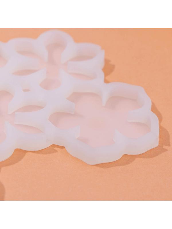 Форма для леденцов «Цветочки», 6 ячеек, 14×12×0,7 см, цвет белый