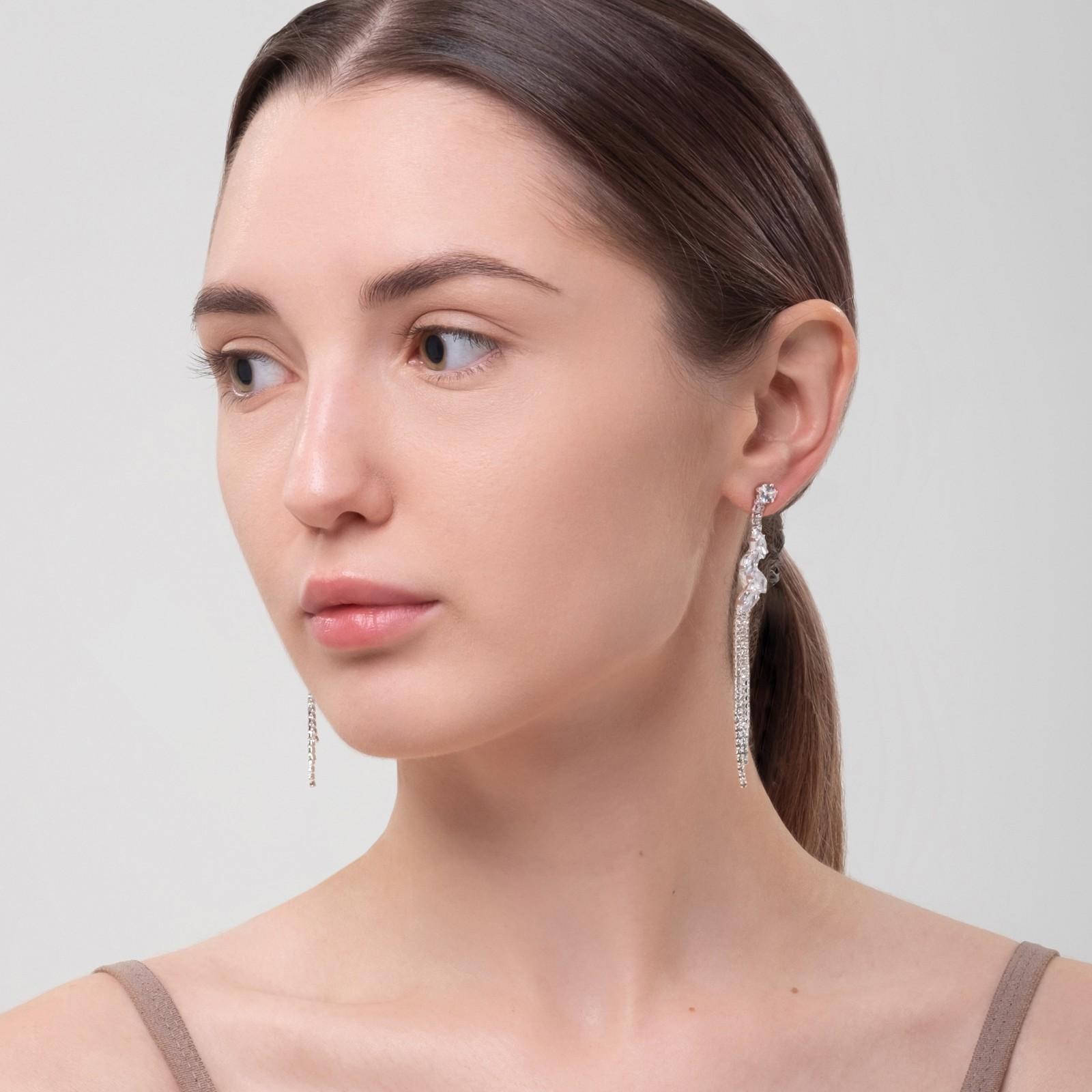 Серьги висячие со стразами 