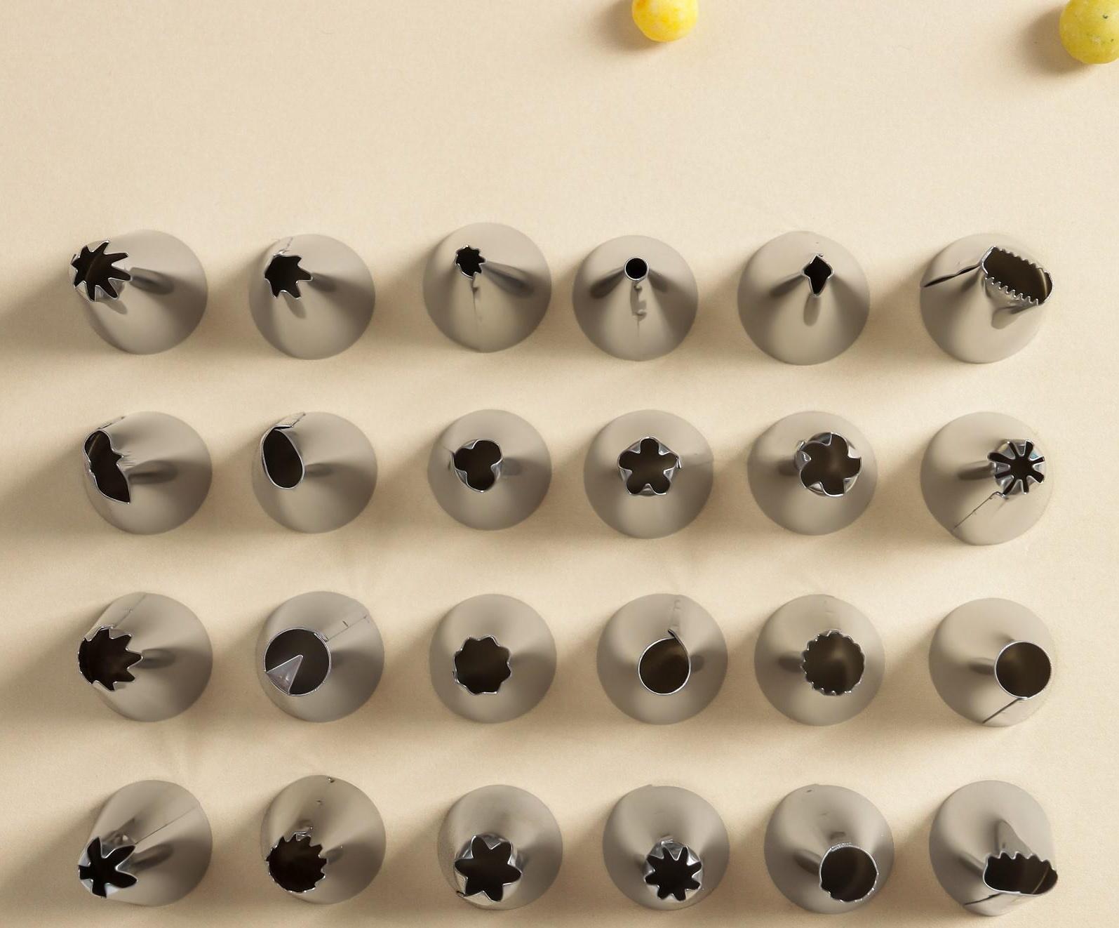 Набор кондитерский, 28 предметов: 3 адаптера, 24 насадки, набор кондитерских мешков 50 шт