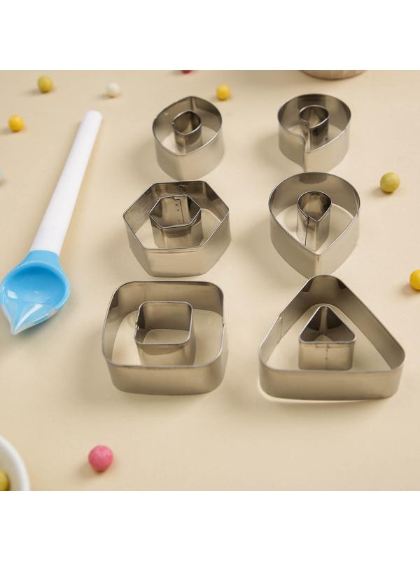 Набор кондитерский «Геометрия», 13 предметов: ложка кондитерская, формы для печенья 12 шт