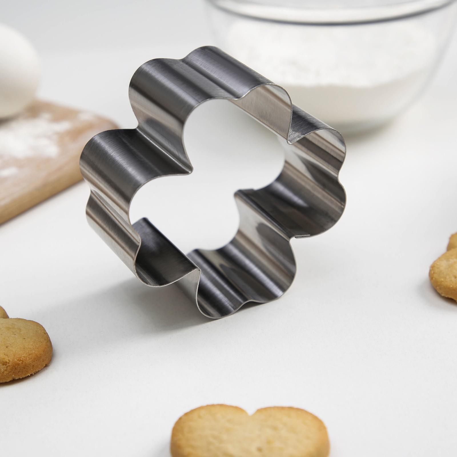 Набор форм для выкладки с прессом «Клевер», 3 шт, 10×10×4 см