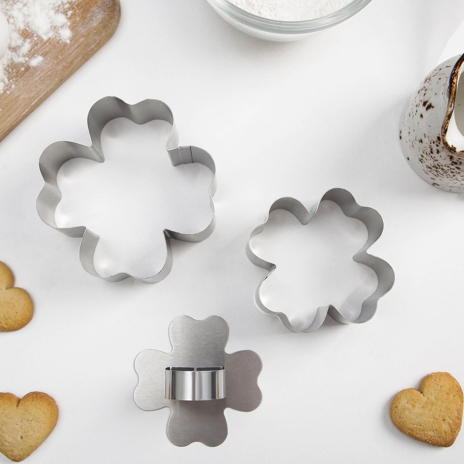 Набор форм для выкладки с прессом «Клевер», 3 шт, 10×10×4 см