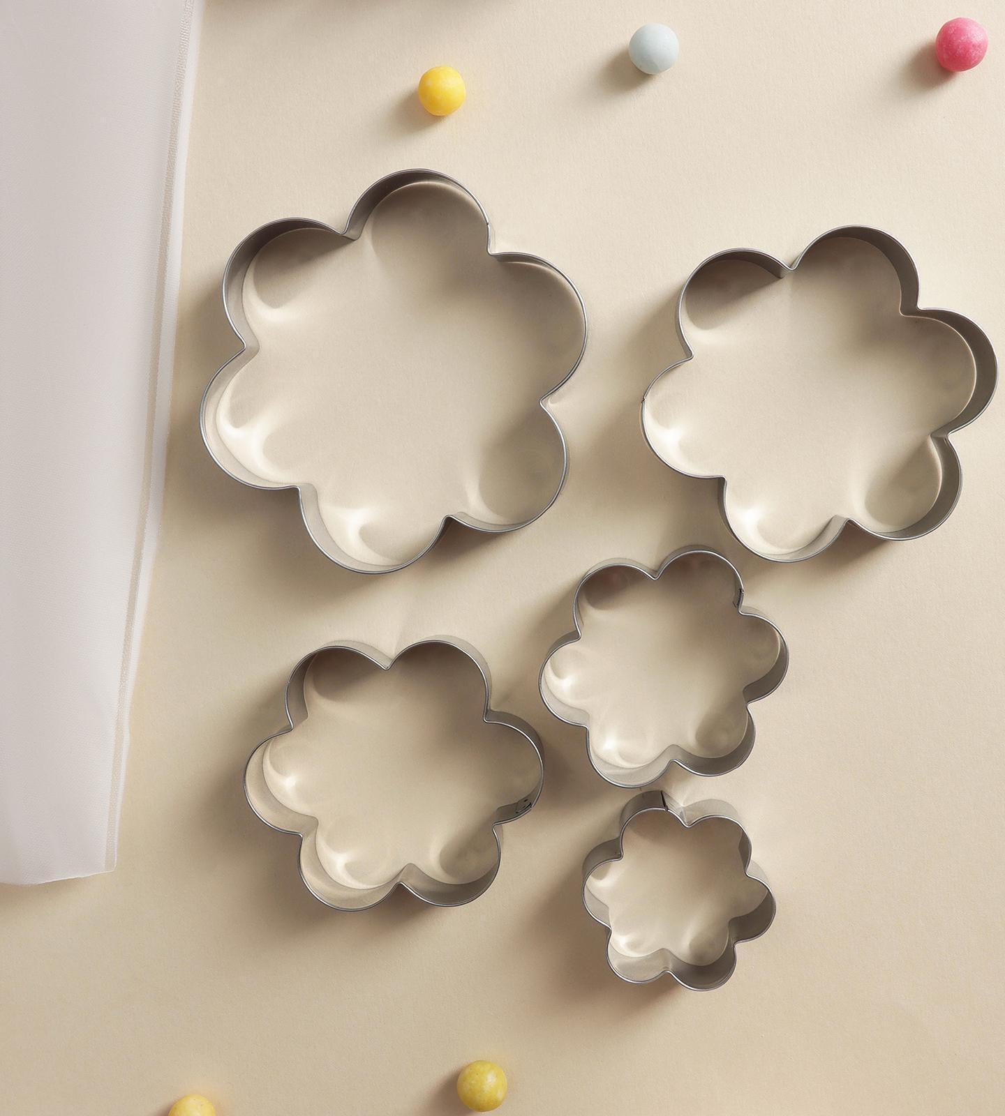 Набор кондитерский «Лориэн», 10 предметов: форма для выпечки «Цветок» 5 шт, 3 насадки, адаптер, мешок