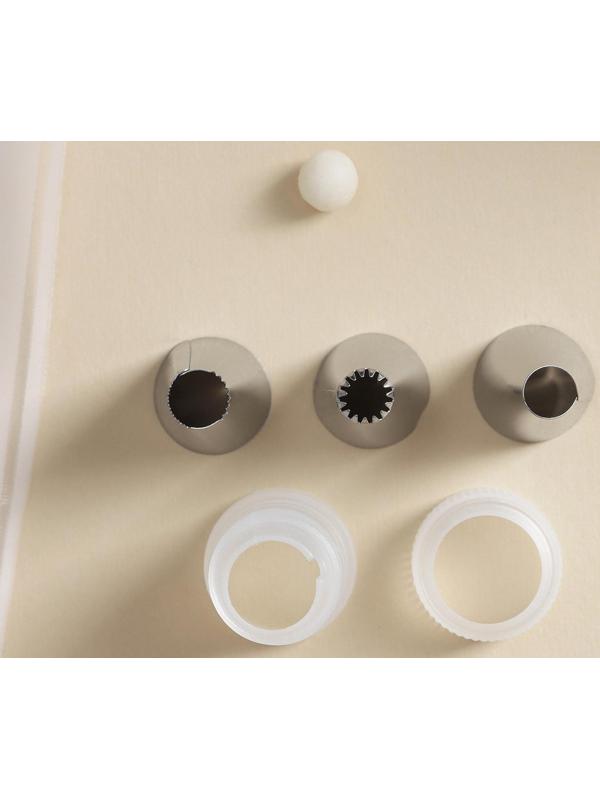 Набор кондитерский «Лориэн», 10 предметов: форма для выпечки «Цветок» 5 шт, 3 насадки, адаптер, мешок