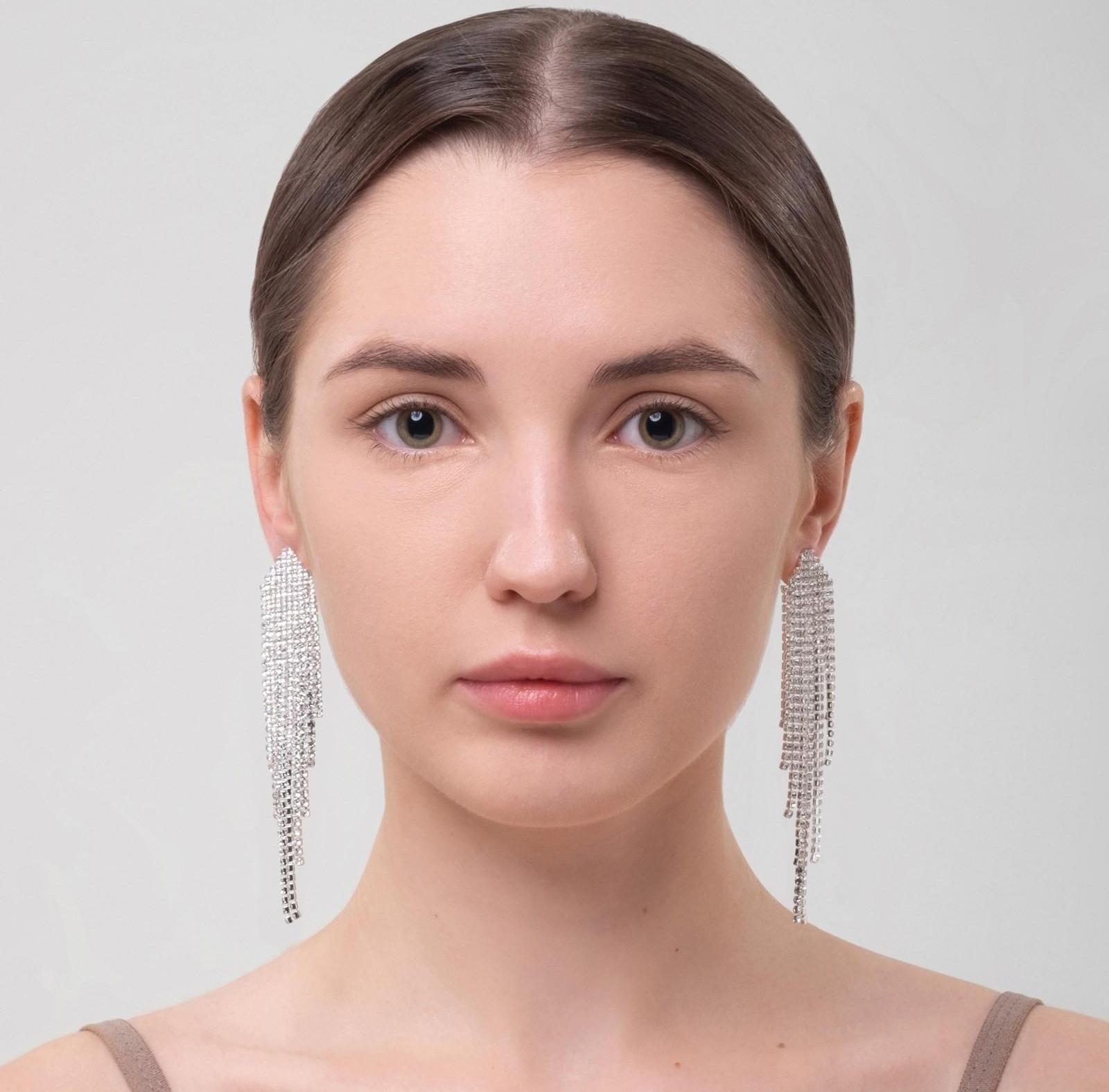 Серьги висячие со стразами 