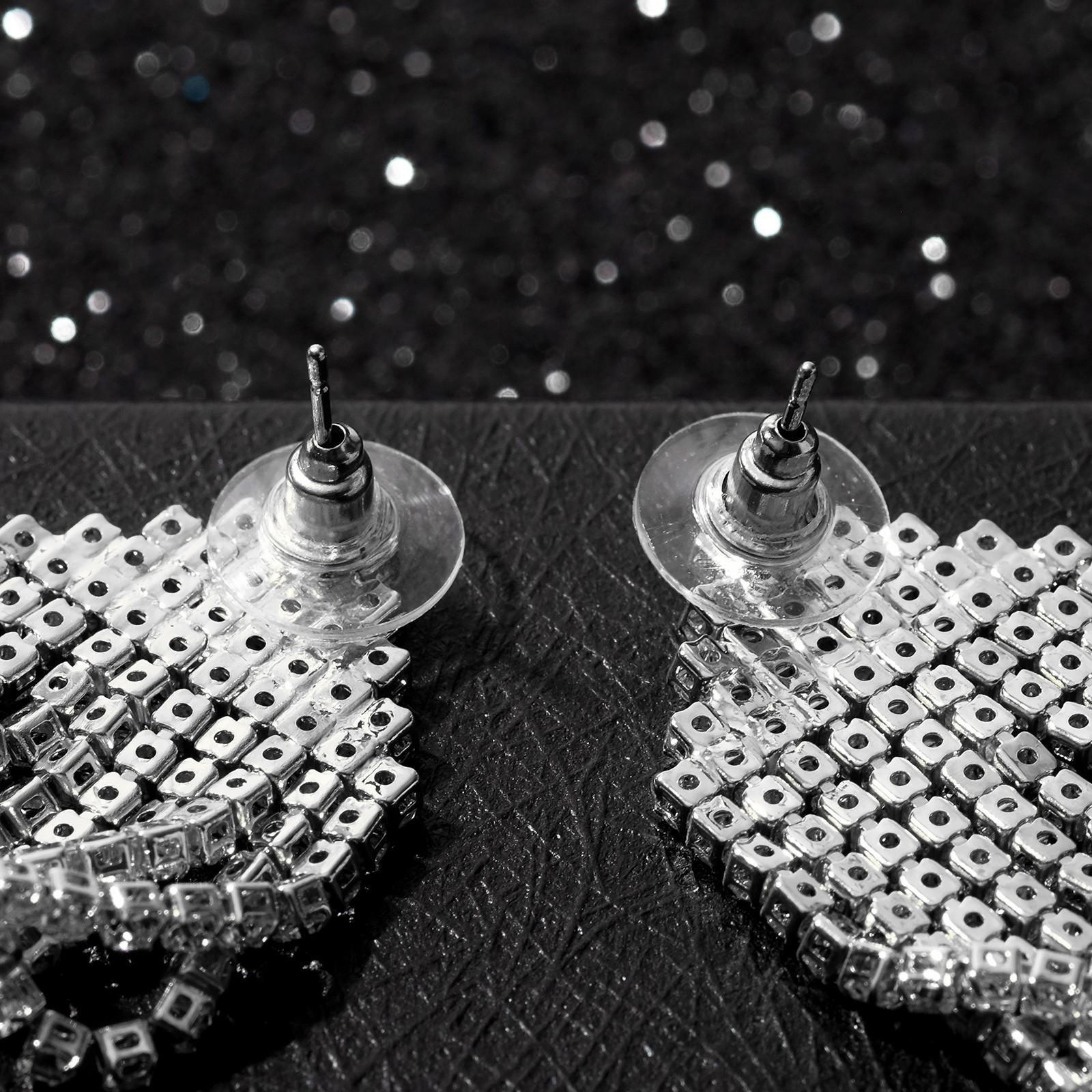 Серьги висячие со стразами 