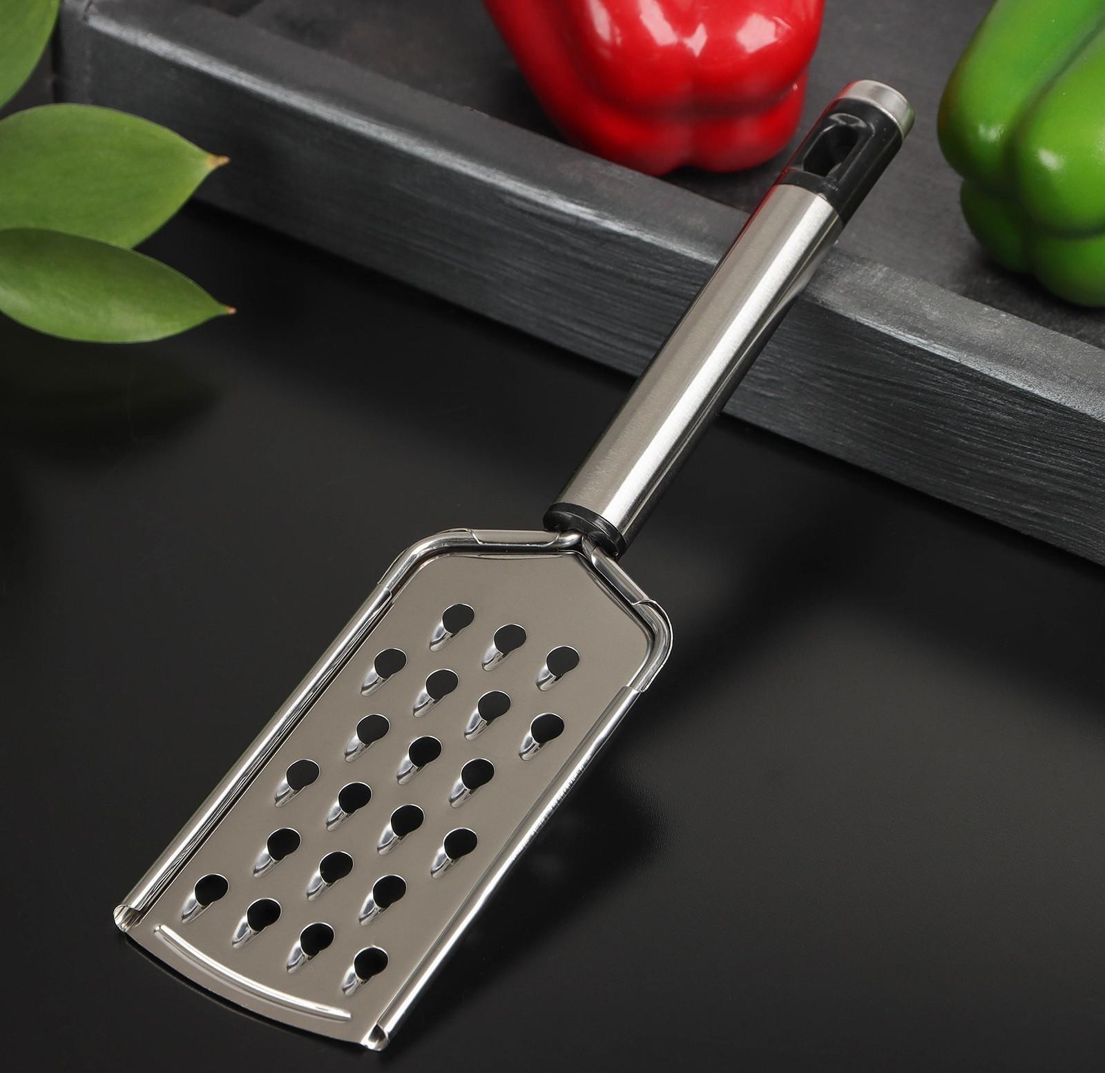 Тёрка крупная с ручкой Доляна Fargo, 23,5×6×2, нержавеющая сталь, цвет хромированный, чёрный